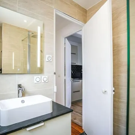 Tranquil Retreat In The 16th Arrondissement *