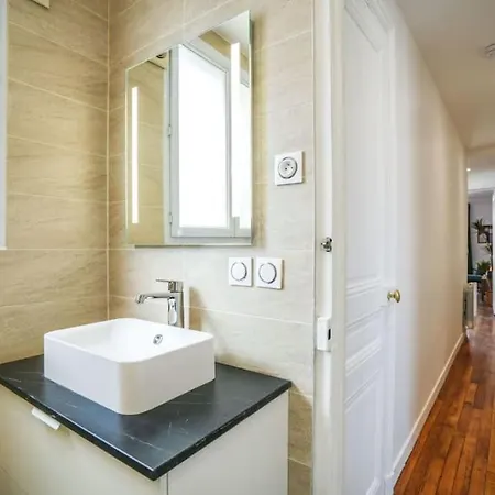 Daire Tranquil Retreat In The 16th Arrondissement *