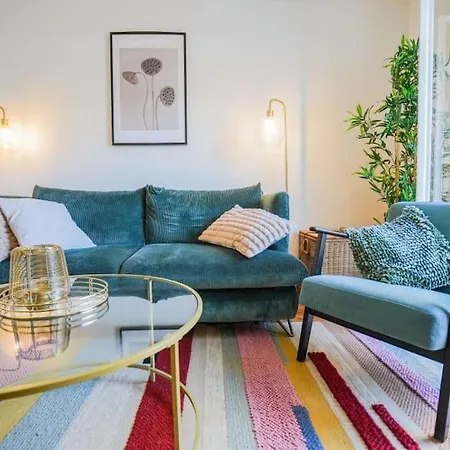 Tranquil Retreat In The 16th Arrondissement *