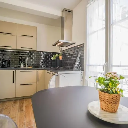Tranquil Retreat In The 16th Arrondissement Apartment *