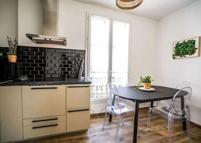 Tranquil Retreat In The 16th Arrondissement *