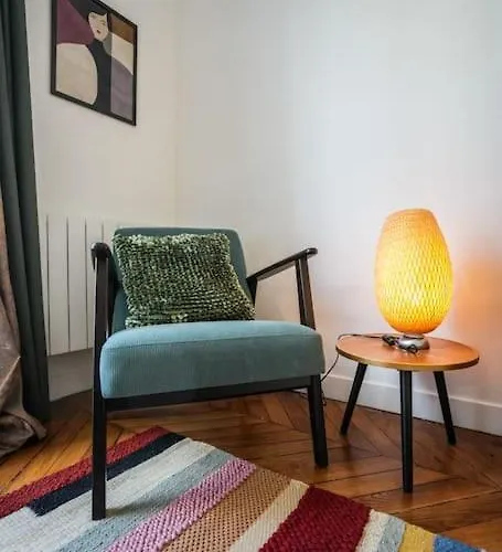 Tranquil Retreat In The 16th Arrondissement Paříž