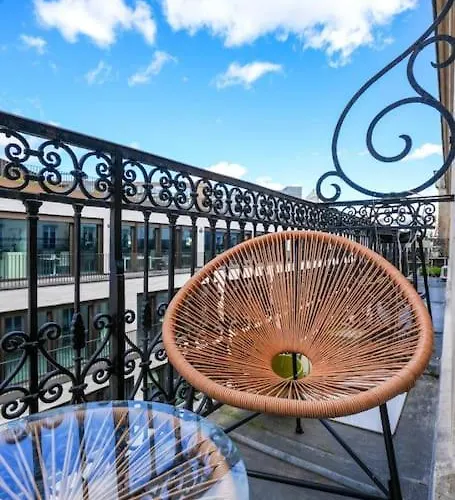 Tranquil Retreat In The 16th Arrondissement Paříž